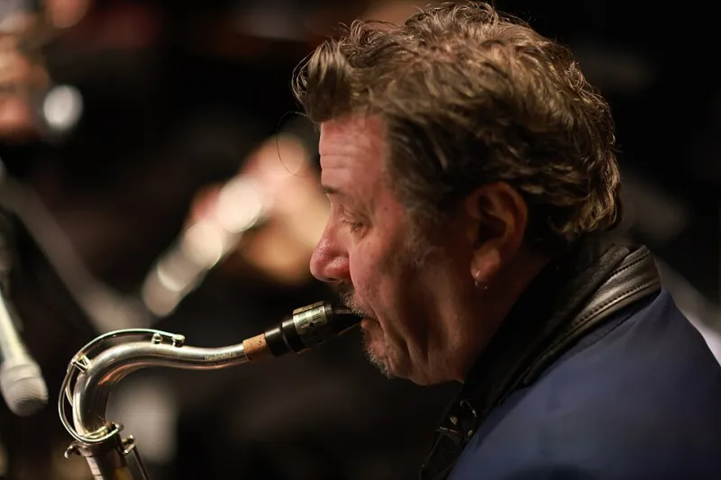 Sinfonie del macello: i compositori italiani che trasformano i rifiuti urbani in orchestre impossibili